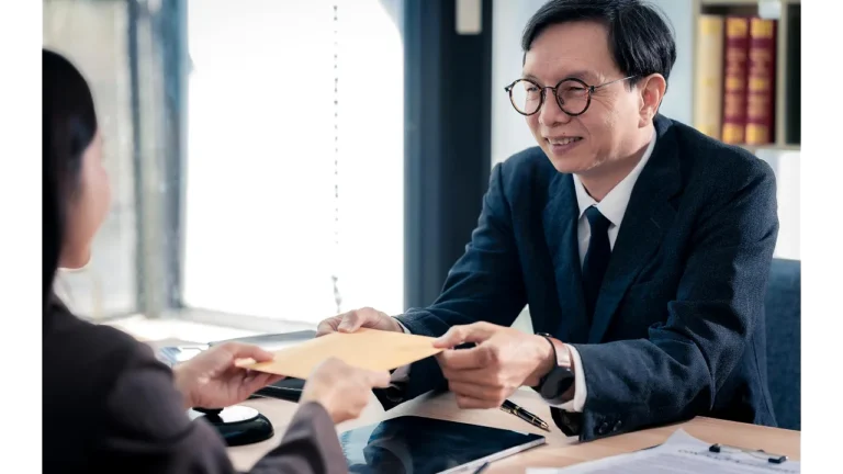 Injury Compensation Attorney: Complete Guide to Claims and Settlements